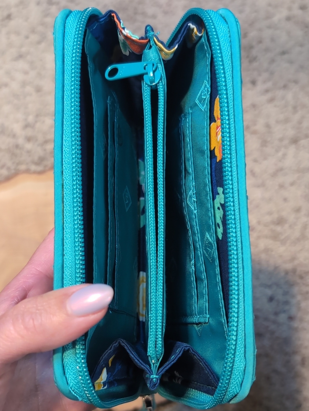Vera Bradley Turquoise Sea Grab & Go Wristlet Bag Quilted Strap Wallet - Picture 5 of 10